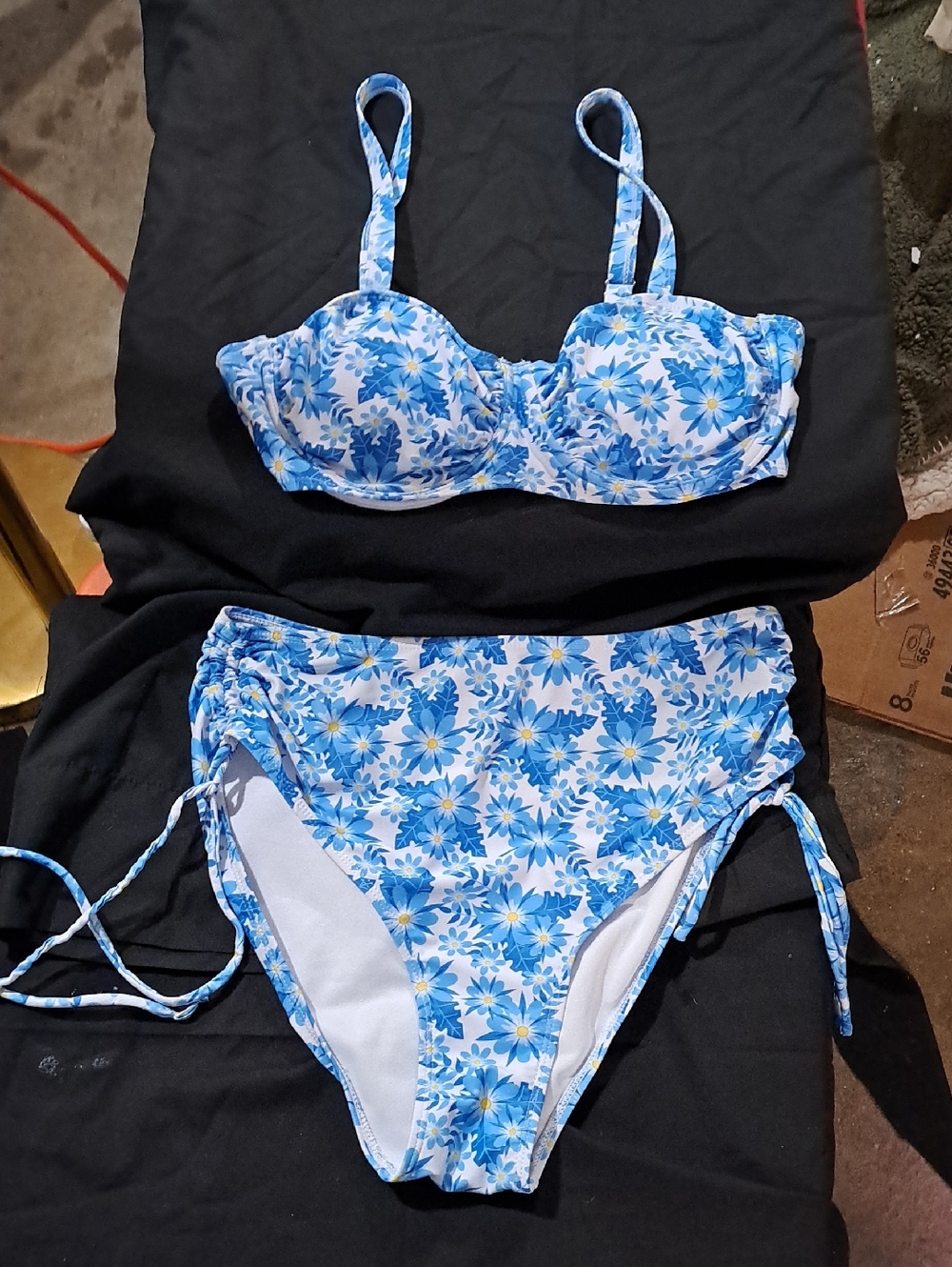 Source Unknown Blue and White Floral Bikini Set